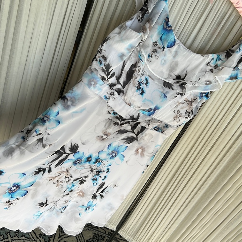 White House Black Market Off the shoulder sz 10. CLX3B